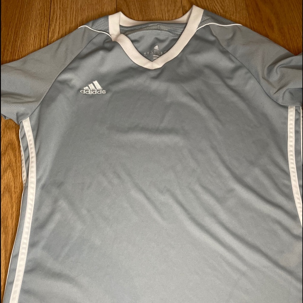 Adidas T-shirt
